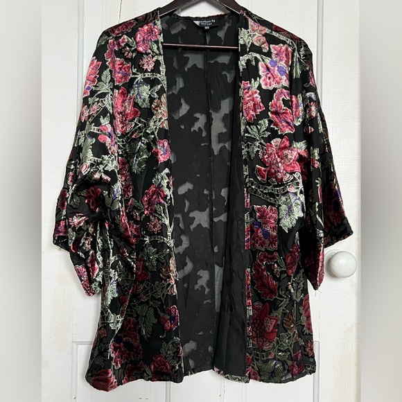 Floral Crushed Velvet Women's Kimono - Picture 3 of 13